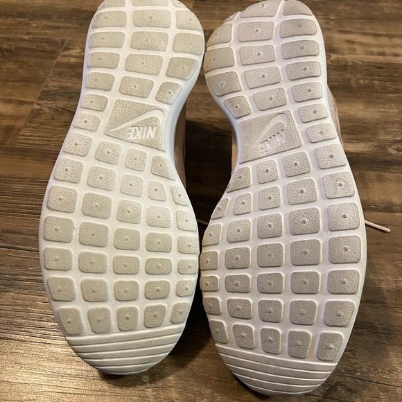 Rose Gold Roshe Nike Shoes - Picture 3 of 4